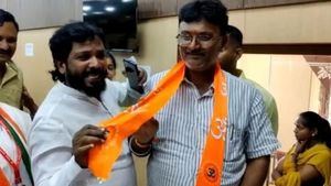  ಹು- ಧಾರವಾಡ ಪಾಲಿಕೆ ಚುನಾವಣೆ: ಕೇಸರಿ ಶಾಲು ಹಾಕಿಕೊಂಡು ನಾಮಪತ್ರ ಸಲ್ಲಿಕೆ: ಬಿಜೆಪಿ ಅಭ್ಯರ್ಥಿ ನಡೆಗೆ 