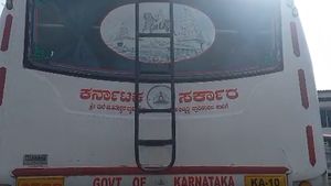 ಹನೂರು: ನಮ್ಮ ಕಾಣಿಕೆ ದುಡ್ಡಲ್ಲಾದ್ರೂ ಒಳ್ಳೆ ಬಸ್‌ ಬಿಡಿ, ಮಾದಪ್ಪನ ಭಕ್ತರಿಂದ ಪ್ರಾಧಿಕಾರಕ್ಕೆ ತರಾಟೆ