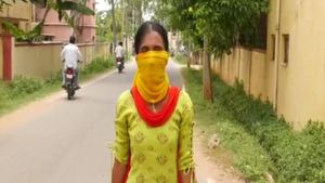  ಚಾಮರಾಜನಗರ: ತಾಳಿ ಭಾಗ್ಯ ಕರುಣಿಸಿ ಮಹಿಳೆಯೋರ್ವಳಿಗೆ ಕೈ ಕೊಟ್ಟ ಪೊಲೀಸಪ್ಪ, ಇವರಿಬ್ಬರ ಪ್ರೇಮ್‌ ಕಹಾನಿ ಮಾತ್ರ ರೋಚಕ!