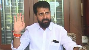  BPL ಕಾರ್ಡುದಾರರ ಖಾತೆಗೆ ಹಣ ಹಾಕಿ, ಅವರೇ ಅಕ್ಕಿ ಕೊಂಡುಕೊಳ್ಳುತ್ತಾರೆ: ಸಿದ್ದರಾಮಯ್ಯಗೆ ಸಿ.ಟಿ.ರವಿ ಟಾಂಗ್‌