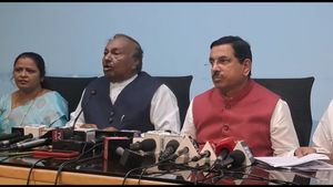  Congress guarantees: ಕಾಂಗ್ರೆಸ್‌ ಸರ್ಕಾರ ಸುಳ್ಳು ಹೇಳಿ ರಾಜ್ಯದ ಜನರಿಗೆ ಮೋಸ ಮಾಡಿದೆ: ಕೆ.ಎಸ್.ಈಶ್ವರಪ್ಪ ಆರೋಪ