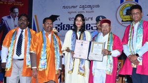 ಗುಲಬರ್ಗಾ ವಿವಿ ಘಟಿಕೋತ್ಸವ; ಪುತ್ರಿಗೆ 14 ಚಿನ್ನದ ಪದಕ, ತಂದೆ ಭಾವುಕ 