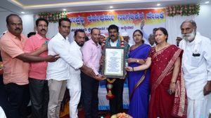ಒಡೆದಾಳುವ ನೀತಿ ಅನುಸರಿಸಿ ಹುಲಿ ಎನ್ನುತ್ತಿರುವವರು ನಿಜವಾದ ನರಿಗಳು- ಹೆಚ್.ಡಿ.ತಮ್ಮಯ್ಯ 