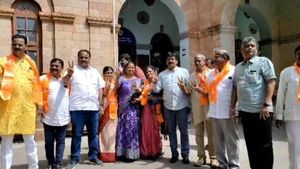 ಜಿದ್ದಾಜಿದ್ದಿನ ಹುಬ್ಬಳ್ಳಿ-ಧಾರವಾಡ ಪಾಲಿಕೆ ಚುನಾವಣೆ: ಬಿಜೆಪಿ, ಕಾಂಗ್ರೆಸ್ ಅಭ್ಯರ್ಥಿ ಫೈನಲ್