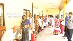 ಗ್ಯಾರಂಟಿ ಹಾವಳಿಯಲ್ಲಿ ಸಾಮಾಜಿಕ ಭದ್ರತೆ ಯೋಜನೆ ಮರೀಚಿಕೆ: ವೃದ್ಧರ ಪರದಾಟ