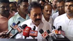 ಪ್ರತಾಪ್‌ ಸಿಂಹನೇ ಅಡ್ಜಸ್ಟ್‌ಮೆಂಟ್ ರಾಜಕಾರಣಿ-ಕೃಷಿ ಸಚಿವ ಚಲುವರಾಯಸ್ವಾಮಿ