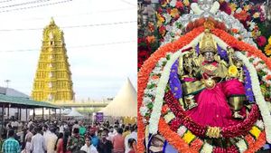 ಆಷಾಢ ಶುಕ್ರವಾರ ಸಂಭ್ರಮ: ತಾಯಿ ಚಾಮುಂಡಿ ದರ್ಶನಕ್ಕೆ ಹರಿದು ಬಂತು ಭಕ್ತಸಾಗರ
