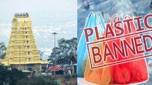  ಮೈಸೂರು ಚಾಮುಂಡಿ ಬೆಟ್ಟದಲ್ಲಿ  ಪ್ಲಾಸ್ಟಿಕ್‌ ಸಂಪೂರ್ಣ ನಿಷೇಧ, ಅಧಿಕಾರಿಗಳು ತೆಗೆದುಕೊಂಡ ನಿರ್ಧಾರಗಳೇನು?, ಇಲ್ಲಿದೆ ವಿವರ  