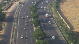  NICE Road Toll Hike: ಬೆಂಗಳೂರು- ಮೈಸೂರು ನೈಸ್‌ ರಸ್ತೆಯಲ್ಲಿ ಟೋಲ್ ಶುಲ್ಕ ಹೆಚ್ಚಳ: ಹೊಸ ದರಗಳ ಬಗ್ಗೆ ತಿಳಿಯಿರಿ