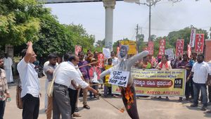 Wrestlers protest: ಆರೋಪಿ ಬ್ರಿಜ್ ಭೂಷಣ್ ಸಿಂಗ್ ಬಂಧನಕ್ಕೆ ಆಗ್ರಹಿಸಿ ರಾಯಚೂರಿನಲ್ಲಿ ಪ್ರತಿಭಟನೆ