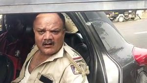  ಮಾಗಡಿ: ಕರ್ತವ್ಯದ ವೇಳೆಯೇ ಟೈಟು..ಟೈಟು.. ಫುಲ್ ಟೈಟು: ಮೂವರು ಪೊಲೀಸ್‌ ಅಧಿಕಾರಿಗಳ ಅಮಾನತು