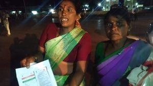 Shakti yojana: ನಮ್ಗೆ ಜೆರಾಕ್ಸ್‌ ಬೇಡ, ಒರಿಜಿನಲ್‌ ದಾಖಲೆಗಳೇ ಬೇಕು: ರಾಯಚೂರು ಜಿಲ್ಲೆಯಲ್ಲಿ ಕಂಡಕ್ಟರ್‌ಗಳ ದಬ್ಬಾಳಿಕೆ