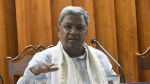 ದಾವಣಗೆರೆಯಲ್ಲಿ ಲಂಚಗುಳಿತನ ಹೆಚ್ಚಿರುವ ದೂರಿದೆ, ಅಂತವರಿಗೆ ಜಾಗವಿಲ್ಲ-ಅಧಿಕಾರಿಗಳಿಗೆ ಸಿಎಂ ಎಚ್ಚರಿಕೆ