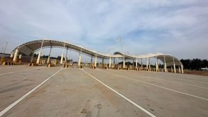 Bengaluru-Mysuru Expressway: ಇಂದಿನಿಂದ ಎರಡು ಟೋಲ್ : ಕಾರು ಏಕಮುಖ ಸಂಚಾರಕ್ಕೆ 320 ರೂಪಾಯಿ