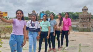  Shakti scheme: ಶಕ್ತಿ ಯೋಜನೆ ಬಳಿಕ ದಾವಣಗೆರೆ ಜಿಲ್ಲೆಯ ಈ ಐತಿಹಾಸಿಕ ಪ್ರವಾಸಿ ತಾಣಕ್ಕೆ ಬಂತು ಕಳೆ, ವಿಶೇಷತೆ ಏನು?