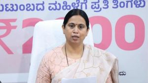 ಗೃಹಲಕ್ಷ್ಮಿ ನೋಂದಣಿಗೆ ಇರಬೇಕಾದ ದಾಖಲೆಗಳೇನು? ಜಿಲ್ಲಾಧಿಕಾರಿಗಳಿಂದ ಸಂಪೂರ್ಣ ಮಾಹಿತಿ