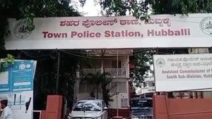 ಯುವಕನನ್ನು ಬೆತ್ತಲೆಗೊಳಿಸಿ ಹಲ್ಲೆ ಪ್ರಕರಣ:ಪಾಲಿಕೆ ಸದಸ್ಯೆ ಇಬ್ಬರು ಮಕ್ಕಳು ಅರೆಸ್ಟ್‌