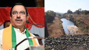 ಕಳಸಾ ಬಂಡೂರಿ ಯೋಜನೆ ವಿಳಂಬಕ್ಕೆ ಪ್ರಹ್ಲಾದ ಜೋಶಿ ಕಾರಣ: ಸೊಬರದಮಠ