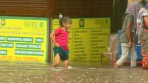 Heavy Rain: ಮುಂದುವರಿದ ಭಾರೀ ಮಳೆ: ಇಂದು ಈ ಜಿಲ್ಲೆಯ ಶಾಲಾ-ಕಾಲೇಜುಗಳಿಗೆ ರಜೆ ಘೋಷಣೆ