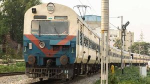  MEMU Train: ಚಿಕ್ಕಬಳ್ಳಾಪುರ, ಕೋಲಾರಕ್ಕೆ ಮೆಮು ರೈಲು ಸೇವೆ ವಿಸ್ತರಿಸಲು ಮನವಿ