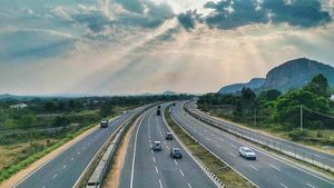 ಬೆಂಗಳೂರು-ಮೈಸೂರು ಎಕ್ಸ್‌ಪ್ರೆಸ್‌ವೇನಲ್ಲಿ AI ಕ್ಯಾಮೆರಾಗಳ ಪ್ರಯೋಗ ಆರಂಭ 