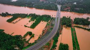  Heavy Rain: ಉತ್ತರ ಕನ್ನಡ ಜಿಲ್ಲೆಯಲ್ಲಿ ಅಪಾಯದ ಮಟ್ಟ ಮೀರಿ ಹರಿಯುತ್ತಿರುವ ನದಿಗಳು, ಇಂದು ಕೂಡ ಶಾಲಾ- ಕಾಲೇಜುಗಳಿಗೆ ರಜೆ