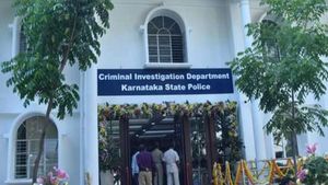 ಸಚಿವ ಚಲುವರಾಯಸ್ವಾಮಿ ವಿರುದ್ಧ ದೂರು: ಕೃಷಿ ಅಧಿಕಾರಿಗಳು ಸಿಐಡಿ ವಶಕ್ಕೆ