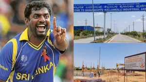  ಚಾಮರಾಜನಗರದಲ್ಲಿ ಆರಂಭವಾಗಲಿದೆ ಶ್ರೀಲಂಕಾದ ಸ್ಪಿನ್ ಮಾಂತ್ರಿಕ ಮುರಳೀಧರನ್ ಕಾರ್ಖಾನೆ, ಹೂಡಿಕೆ ಮಾಡಿದ ಹಣ ಎಷ್ಟು ಕೋಟಿ ಗೊತ್ತಾ?  