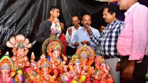 ಪಿಓಪಿ ಗಣಪತಿ ಮೂರ್ತಿ ತಯಾರಕರಿಗೆ ಶಾಕ್ ಕೊಟ್ಟ ಧಾರವಾಡ ಜಿಲ್ಲಾಡಳಿತ