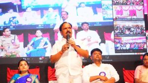  Gruha Lakshmi Scheme: 5 ಗ್ಯಾರಂಟಿಗಳಲ್ಲಿ ಗೃಹಲಕ್ಷ್ಮೀ ಬೃಹತ್ ಗಾತ್ರದ ಯೋಜನೆ: ಸಚಿವ ಡಿ.ಸುಧಾಕರ್
