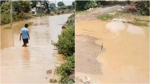 ಅಭಿವೃದ್ಧಿ ಹೆಸರಲ್ಲಿ ಮೂಲಸೌಕರ್ಯ ಕಸಿದ ಅಧಿಕಾರಿಗಳು: ಸಂಕಷ್ಟದಲ್ಲಿ ಹಾಳಕುಸುಗಲ್ ಗ್ರಾಮ