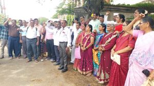 ಕಂಪನಿಗಳಿಂದ ವಂಚನೆ: ಹಣ ಹೂಡಿಕೆ ಮಾಡಿದ ಜನ ಅತಂತ್ರ, ಸಂಕಷ್ಟದಲ್ಲಿ ಏಜೆಂಟ್‌ಗಳು