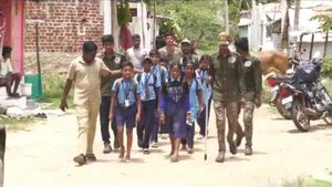  ಮಲ್ಲಿಗೆಹಳ್ಳಿ: ವಿದ್ಯಾರ್ಥಿಗಳಿಗೆ ಅರಣ್ಯ ಇಲಾಖೆ ಸಿಬ್ಬಂದಿಯಿಂದ ಬಿಗಿ ಭದ್ರತೆ, ಯಾಕೆ ಗೊತ್ತಾ?, ಇಲ್ಲಿದೆ ವಿವರ