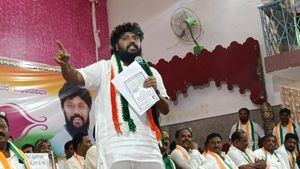  ಚಿಕ್ಕಬಳ್ಳಾಪುರ: ಸೆಪ್ಟೆಂಬರ್‌ 12ರಂದು ಉಚಿತ ಸೇವೆಗೆ 5 ಆಂಬುಲೆನ್ಸ್ ಕೊಡುತ್ತಿದ್ದೇನೆ: ಪ್ರದೀಶ್‌ ಈಶ್ವರ್‌
