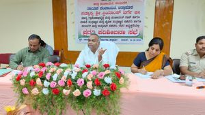 ನಿರೀಕ್ಷೆಗೆ ತಕ್ಕಂತೆ ಕೆಲಸ ಮಾಡದ ಅಧಿಕಾರಿಗಳ ಅಮಾನತು, ವರ್ಗಾವಣೆ ಖಂಡಿತ: ಪ್ರಿಯಾಂಕ್ ಖರ್ಗೆ ಎಚ್ಚರಿಕೆ