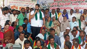  Cauvery Dispute: ಅಭಿಷೇಕ್‌ ಅಂಬರೀಶ್ ಮತ್ತು ನಿರ್ಮಲಾನಂದನಾಥ  ಸ್ವಾಮೀಜಿ ಪ್ರತಿಕ್ರಿಯೆ ಹೀಗಿತ್ತು