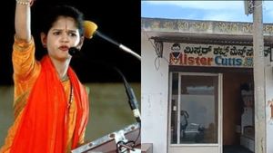  ವಂಚನೆ ಪ್ರಕರಣ: ಚೈತ್ರಾ ಕುಂದಾಪುರ ಬಗ್ಗೆ ಮತ್ತೊಂದು ಸ್ಫೋಟಕ ಮಾಹಿತಿ ಬಿಚ್ಚಿಟ್ಟ ಕಟಿಂಗ್‌  ಶಾಪ್‌ ಕೆಲಸಗಾರರು