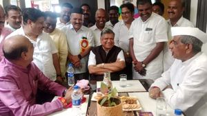ಲಿಂಗಾಯತ, ಮರಾಠ ನಾಯಕರೇ ಕಾಂಗ್ರೆಸ್ ‌ಟಾರ್ಗೆಟ್: ಶೆಟ್ಟರ್- ಯಾದವಾಡ ಮಧ್ಯೆ ಸುದೀರ್ಘ ಚರ್ಚೆ