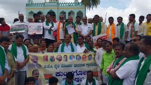 ರೈತರ ಸಂಕಷ್ಟಕ್ಕೆ ಸ್ಪಂದಿಸದೆ ಭ್ರಷ್ಟಾಚಾರದಲ್ಲಿ ಮುಳುಗಿದೆ: ರಾಜ್ಯ ಸರ್ಕಾರದ ವಿರುದ್ಧ ಬಿಜೆಪಿ ರೈತ ಮೋರ್ಚಾ ಪ್ರತಿಭಟನೆ