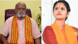 ಹಿಂದೂ ಕಾರ್ಯಕರ್ತರ ಮೇಲೆ ಪಿತೂರಿ ನಡೆದಿದೆ, ಚೈತ್ರಾ ನಿರ್ದೋಷಿಯಾಗಿ ಹೊರ ಬರುತ್ತಾರೆ: ಮುತಾಲಿಕ್