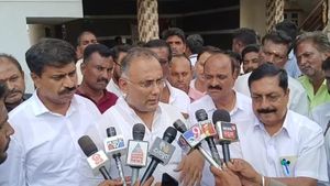  Cauvery Dispute: ರಾಜ್ಯದ ರೈತರ ಹಿತ ಕಾಪಾಡುವುದು ನಮ್ಮ ಜವಾಬ್ದಾರಿ: ಸಚಿವ ದಿನೇಶ್ ಗುಂಡೂರಾವ್