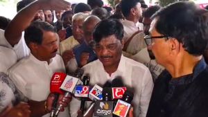  ಕಲುಷಿತ ನೀರು ಸೇವನೆ ಪ್ರಕರಣ: ಘಟನೆ ನಡದು ಒಂದು ತಿಂಗಳ ಬಳಿಕ ಕವಾಡಿಗರಹಟ್ಟಿಗೆ ಭೇಟಿ ನೀಡಿದ ಸಚಿವ ಎಚ್‌.ಸಿ.ಮಹದೇವಪ್ಪ