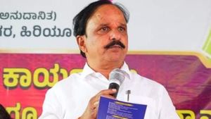  ಭೂ ಕಬಳಿಕೆ, ಜಾತಿ ನಿಂದನೆ ಆರೋಪ: ಸಚಿವ ಡಿ.ಸುಧಾಕರ್ ಸೇರಿದಂತೆ ಮೂವರ ವಿರುದ್ಧ FIR ದಾಖಲು