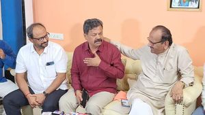 ನನ್ನ ಮೇಲೆ ತೂಗುಕತ್ತಿ ತೂಗ್ತಾ ಇದೆ, ಆದ್ರೂ ಯಾವುದಕ್ಕೂ ಹೆದರಲ್ಲ: ಸ್ವಪಕ್ಷೀಯರ ವಿರುದ್ಧ ರೇಣುಕಾಚಾರ್ಯ ಕಿಡಿ