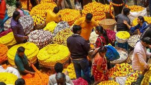 Ganesh chaturthi 2023: ಮೈಸೂರಿನ ಮಾರುಕಟ್ಟೆಗಳಲ್ಲಿ ಬೆಲೆ ಏರಿಕೆ ನಡುವೆಯೂ ಖರೀದಿ ಭರಾಟೆ ಜೋರು