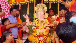  Ganesh chaturthi 2023: ಕೆಲವೇ ಕ್ಷಣಗಳಲ್ಲಿ ಹುಬ್ಬಳ್ಳಿ ಈದ್ಗಾ ಮೈದಾನದ ಗಣೇಶ ವಿಸರ್ಜನಾ ಮೆರವಣಿಗೆ