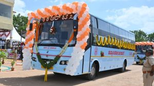 ಕೆಕೆಆರ್‌ಟಿಸಿ 'ಅಮೋಘವರ್ಷ' ಬಸ್ ಲೋಕಾರ್ಪಣೆ, ವಿಶೇಷತೆಗಳು 