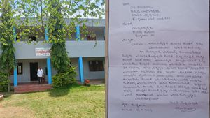  ಕೊಳ್ಳೇಗಾಲ: ಶಾಲಾ ಮಕ್ಕಳಿಗೆ ದಯವಿಟ್ಟು ಹೆಬ್ಬುಲಿ ಕಟ್ಟಿಂಗ್‌ ಮಾಡ್ಬೇಡಿ.. ನನ್‌ ಮಾತು ಕೇಳಿ: ಶಿಕ್ಷಕರು ಬರೆದ ಪತ್ರ ವೈರಲ್‌