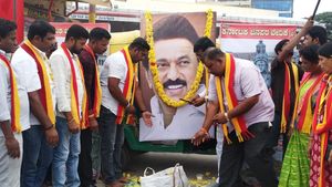  ಕಾವೇರಿ ಕಾವು: ರಾಮನಗರದಲ್ಲಿ ಸ್ಟಾಲಿನ್ ಅಣಕು ತಿಥಿ ಮಾಡಿ ಆಕ್ರೋಶ