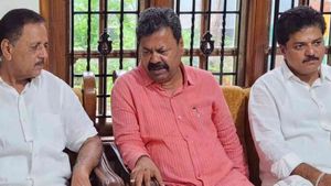  ಎಂ.ಪಿ.ರೇಣುಕಾಚಾರ್ಯ ಉರುಳಿಸ್ತಿದ್ದಾರೆ ಒಂದೊದೇ ದಾಳ, ದಾವಣಗೆರೆ ಜಿಲ್ಲೆಯ ಬಿಜೆಪಿಯಲ್ಲಿ ತಳಮಳ